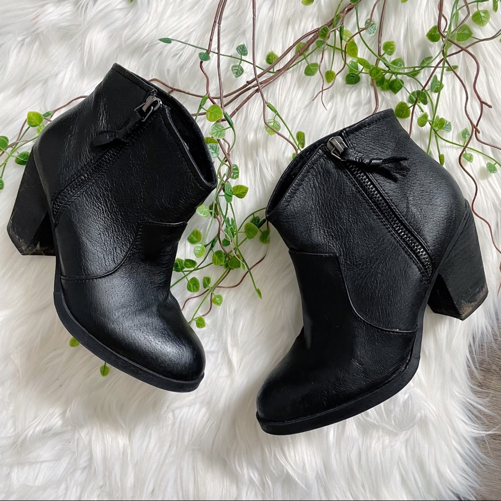 Steven Madden Reflekt Leather Ankle Booties